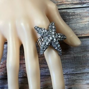 Silver rhinestone starfish stretch ring adjustable